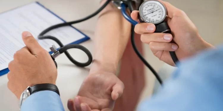 ۵ ماده غذایی که فشار خون را در نطفه خفه میکند