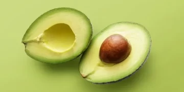 خوردن روزانه آووکادو به بهبود کیفیت رژیم غذایی کمک می‌کند